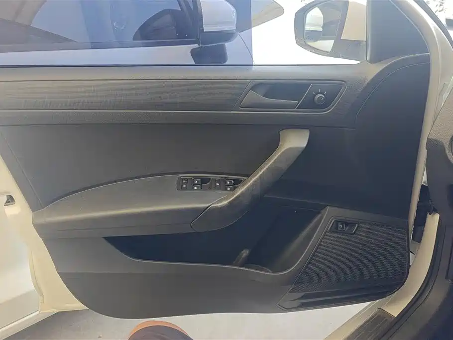 Volkswagen Santana 2016 1.6L Automatic Trend Edition фото 7