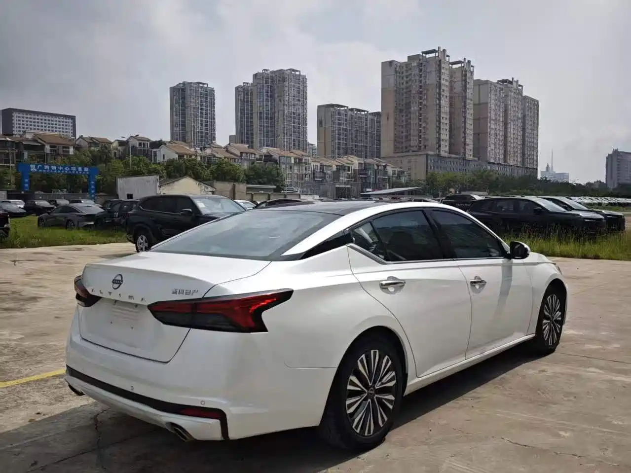 Фото 9 - Nissan Teana