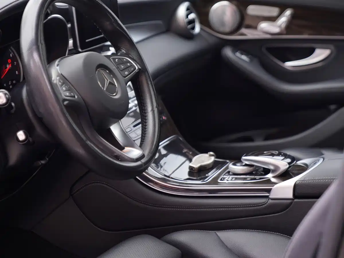 Mercedes-Benz GLC 2018 GLC 260 4MATIC Luxury фото 6