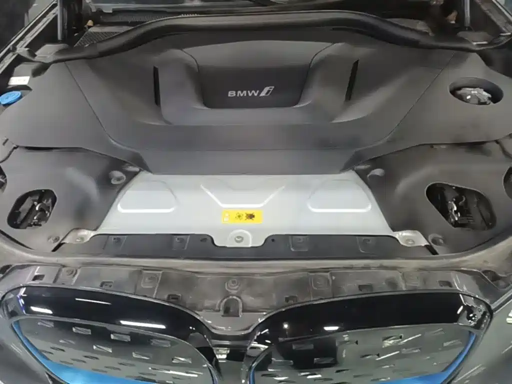 BMW iX3 2021 Facelift Leading фото 20