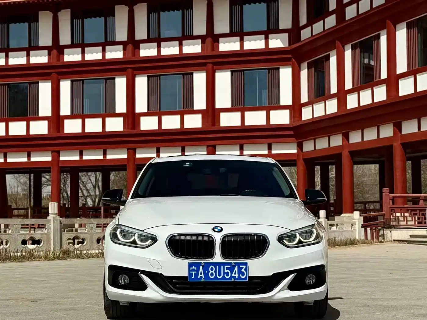 BMW 1 Series 2018 118i Sport Edition фото 2