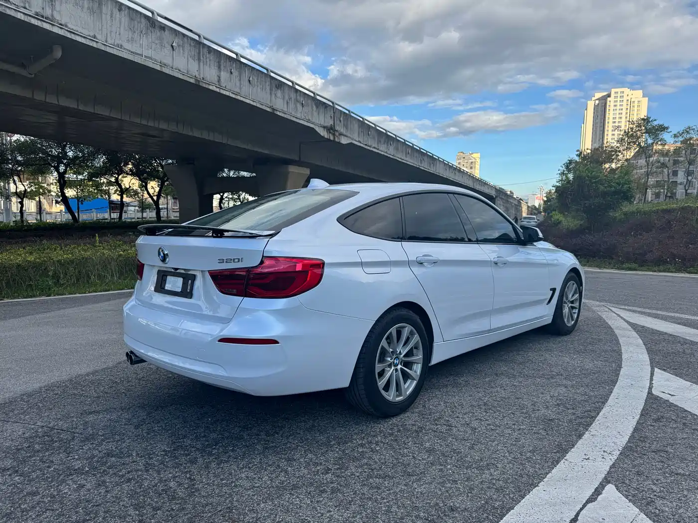 BMW 3 Series GT 2016 320i Fashion Style фото 2
