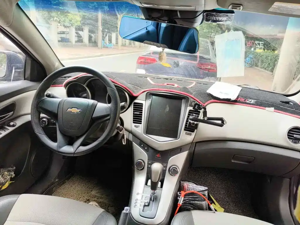 Chevrolet Cruze 2013 2012 1.6L SL Heaven & Earth Edition AT