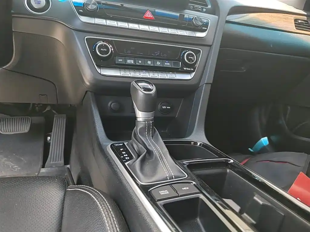Hyundai Sonata Plug-in Hybrid 2018 2.0 PHE Smart Edition (China VI) фото 14