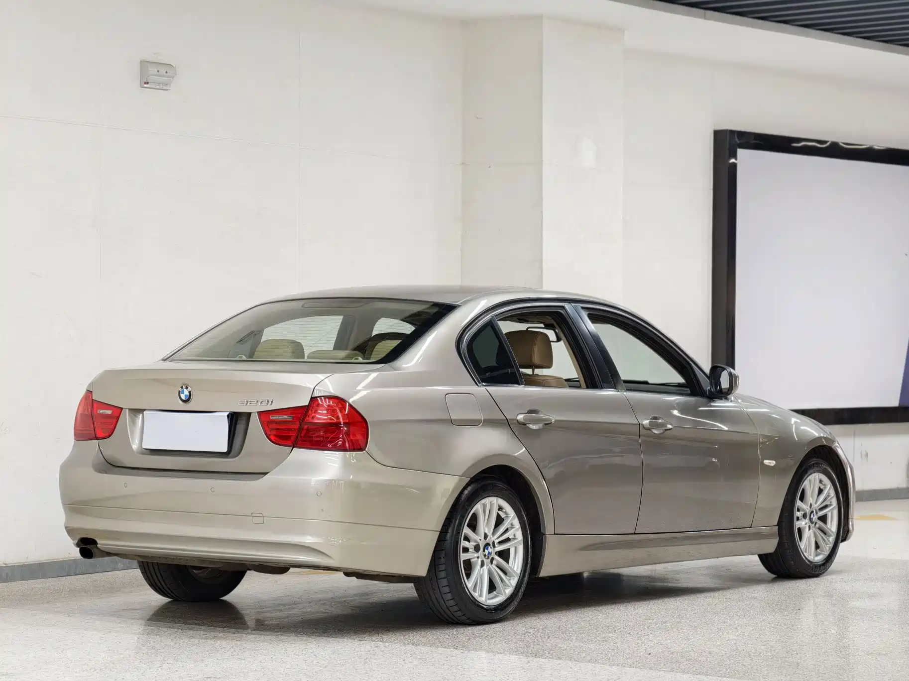 Фото 9 - BMW 3 Series