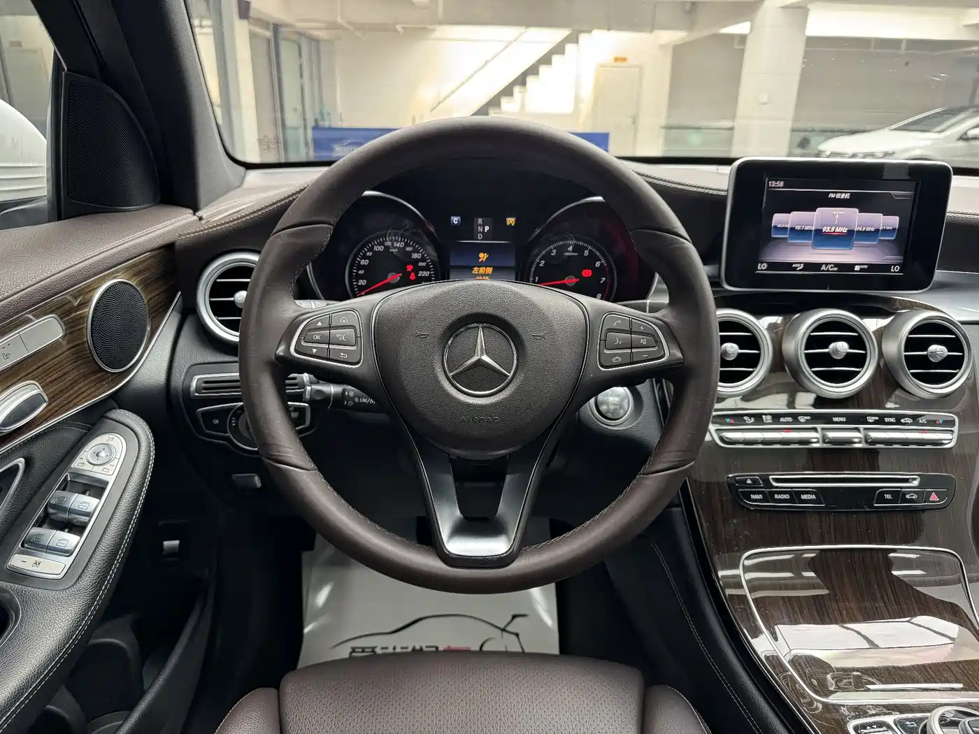 Mercedes-Benz GLC 2019 GLC 260 4MATIC Dynamic фото 10