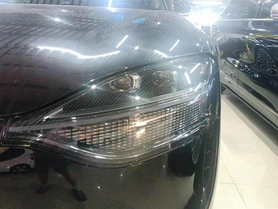 AITO Wenjie AITO M9 2024 Range Extender Max 52kWh 6-seater фото 5
