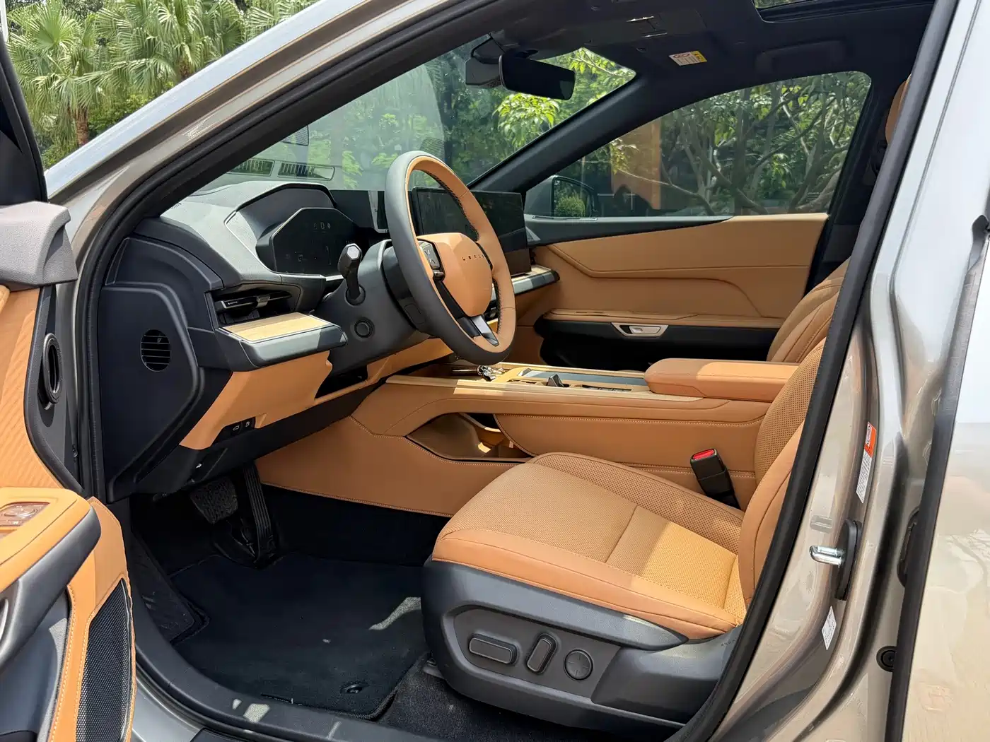 Lexus ES 2026 2025 Model 300h Base Version