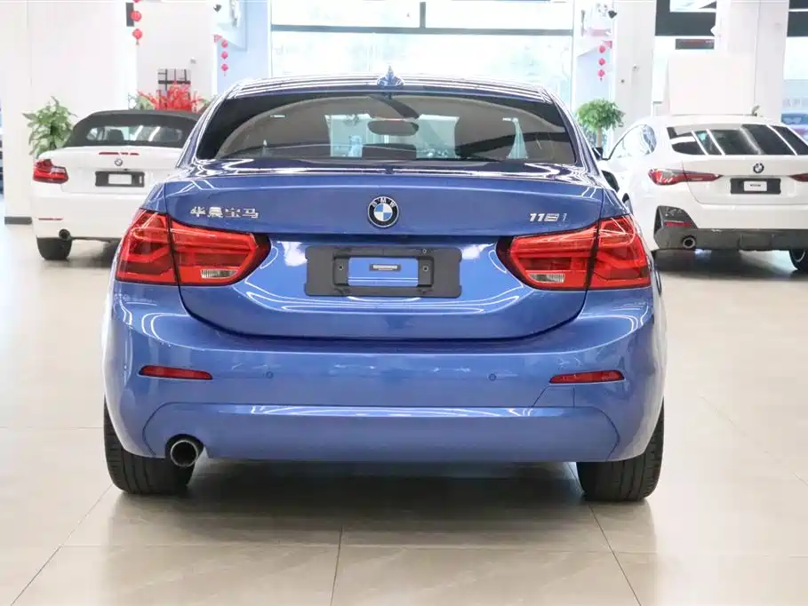 BMW 1 Series 2019 118i Fashion Edition фото 4