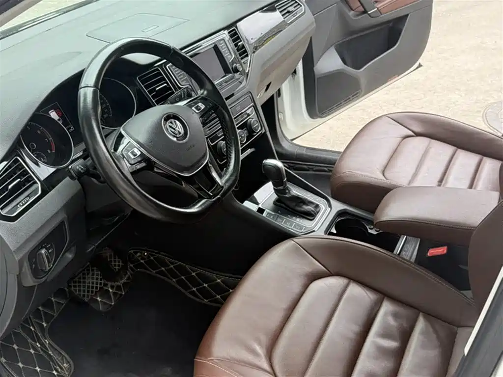 Volkswagen Golf (Import) 2015 1.4TSI Sportsvan фото 21