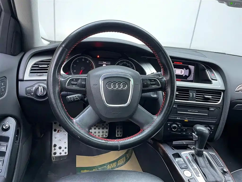 Audi A4L 2012 2.0 TFSI Automatic Technology фото 29