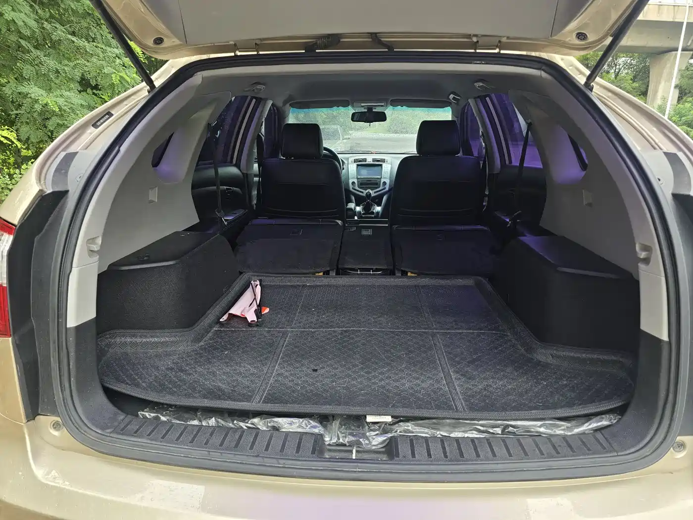 BYD S6 2014 2014 Model 2.0L Manual Luxury 5-Seater