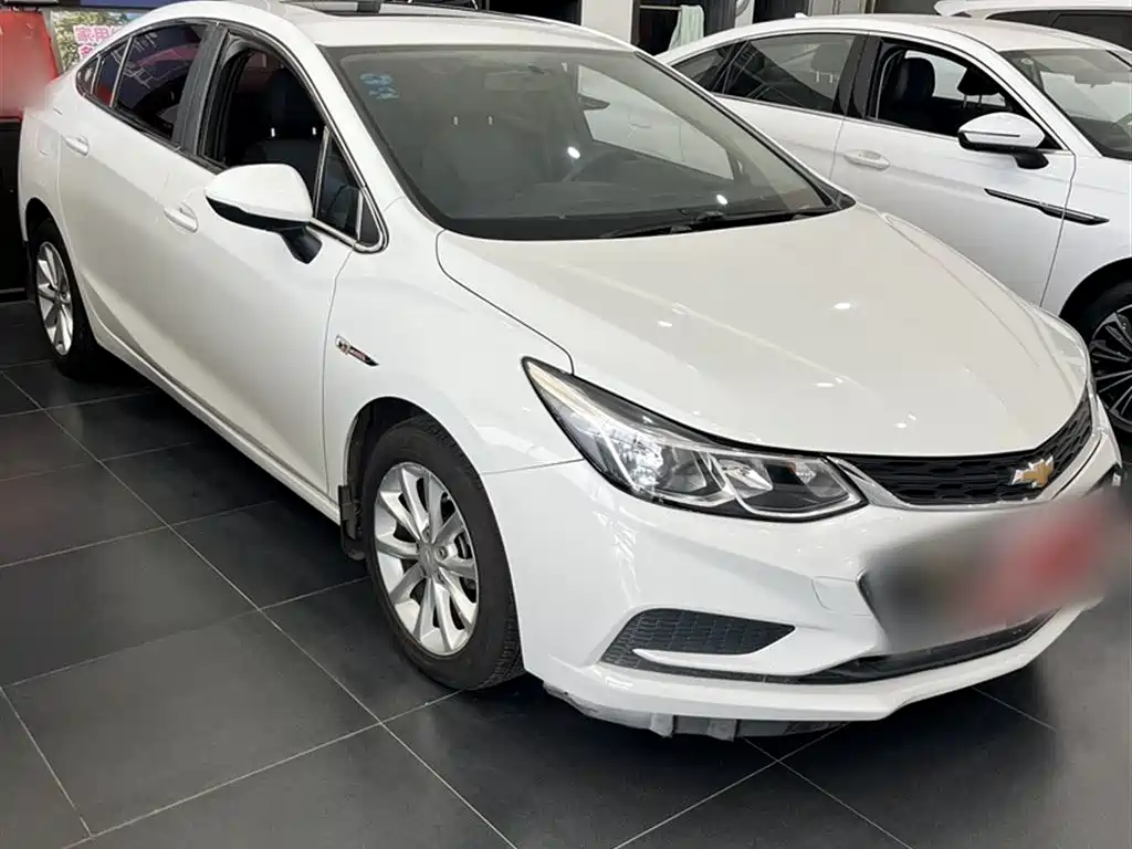 Chevrolet Cruze 2018 320 Automatic Pioneer Sunroof Edition фото 4