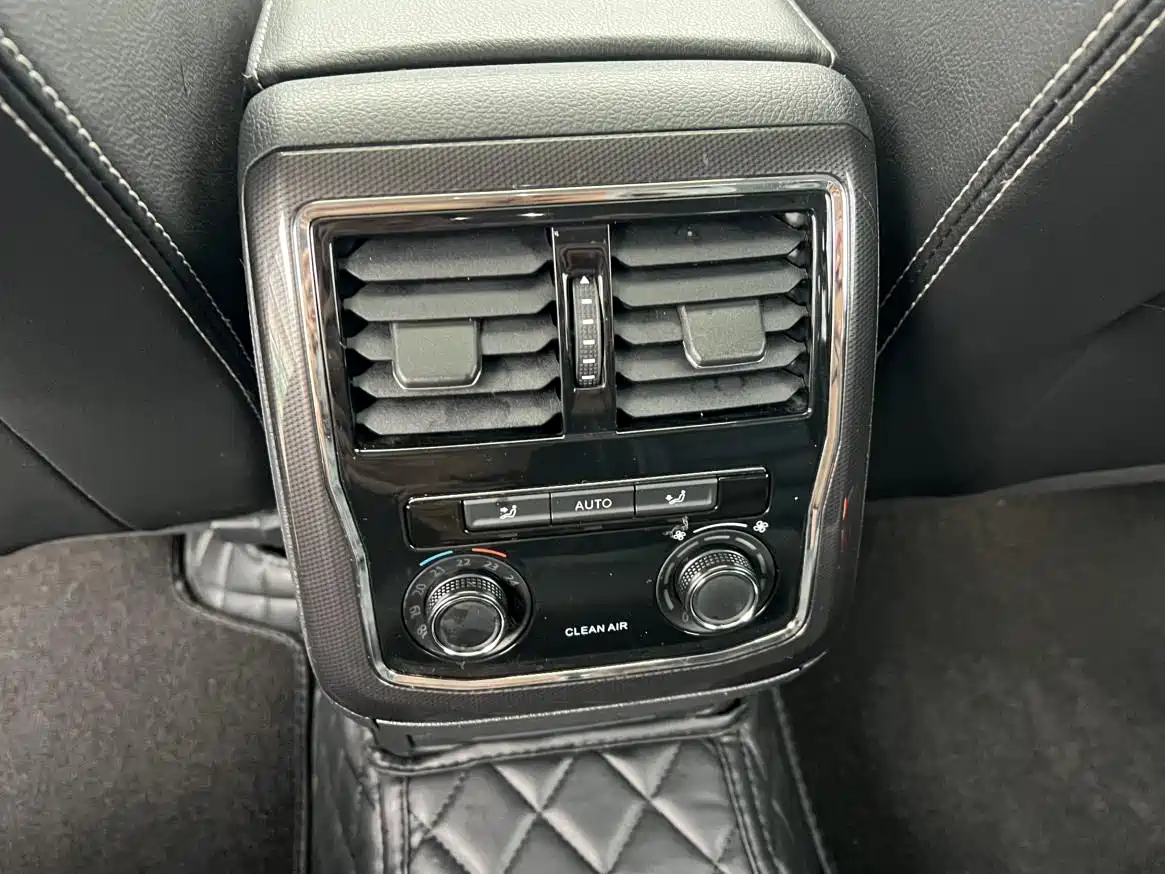 Volkswagen Passat 2017 330TSI DSG Luxury фото 12