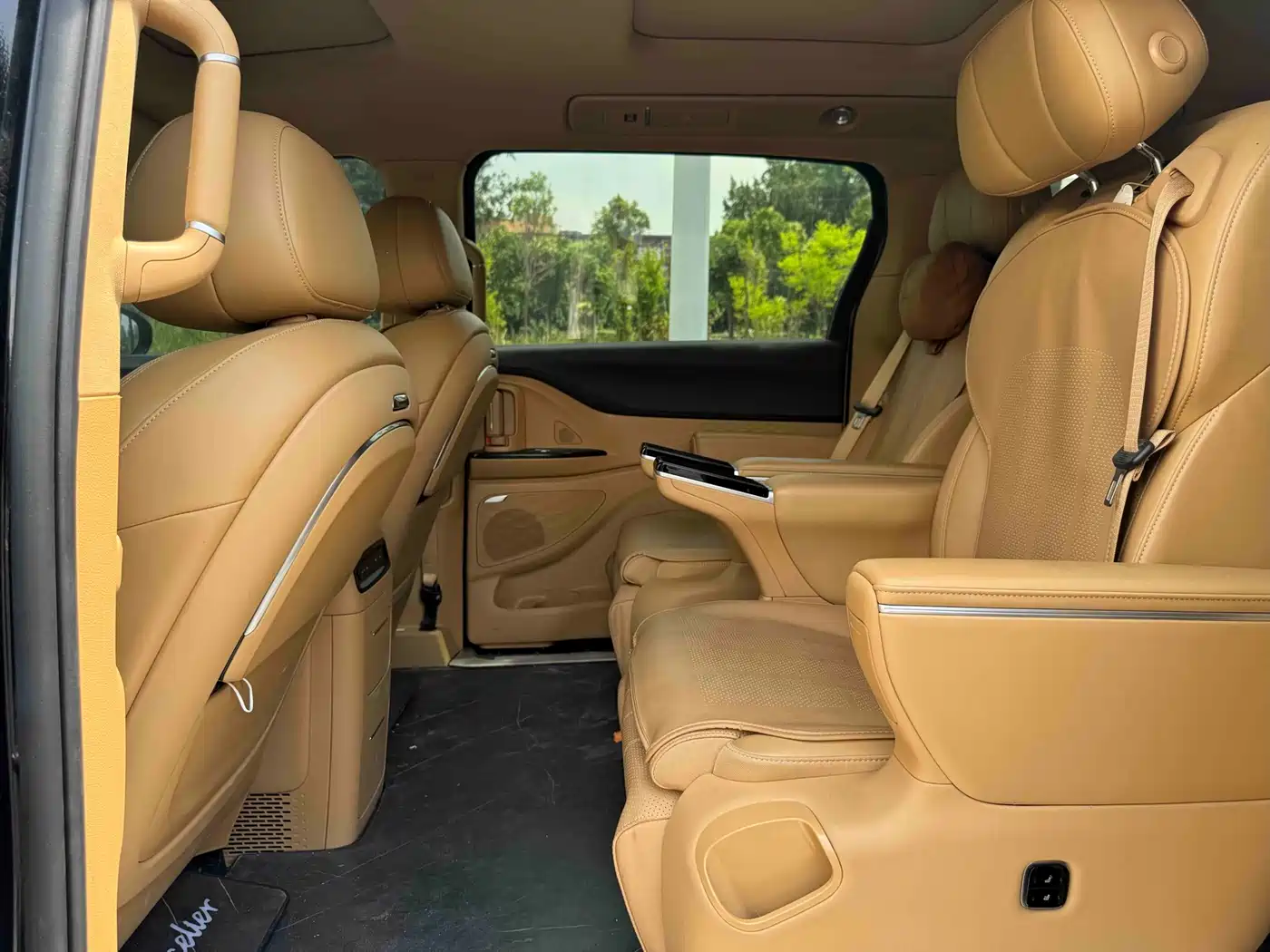 Voyah Auto Voyah Dreamer 2025 Model EV 4WD Excellent QianKun Edition фото 6