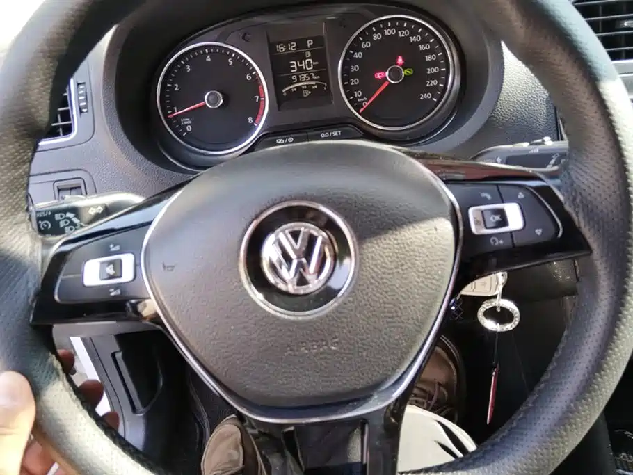 Volkswagen Polo 2016 1.6L Automatic Comfort фото 15