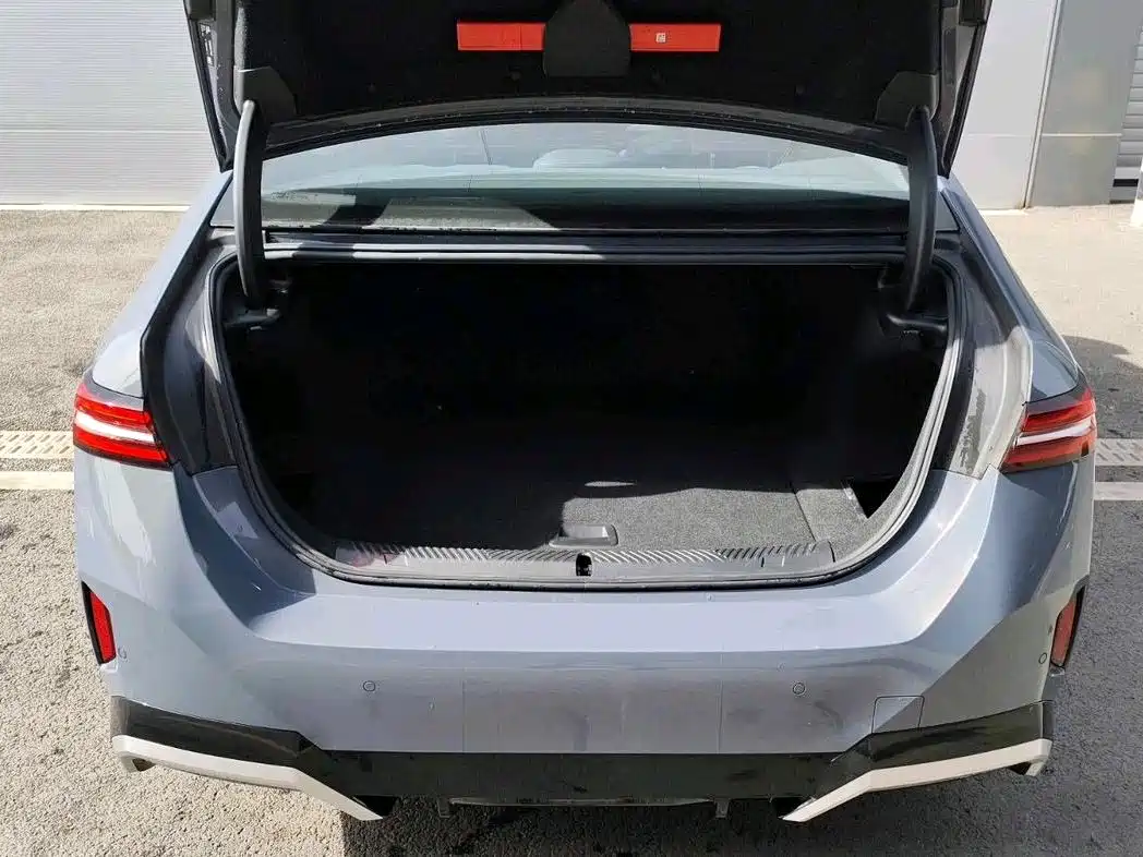 BMW i5 2024 eDrive 35L Premium Model M Sport Package фото 13