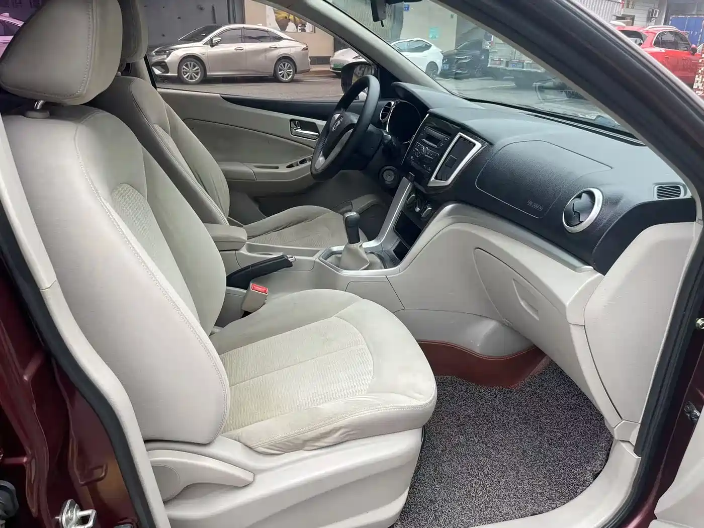 Venucia T70 2015 2015 1.6L Manual Ruixing Edition