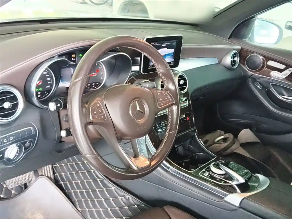 Mercedes-Benz GLC 2019 Facelift GLC 260 L 4MATIC Luxury фото 10