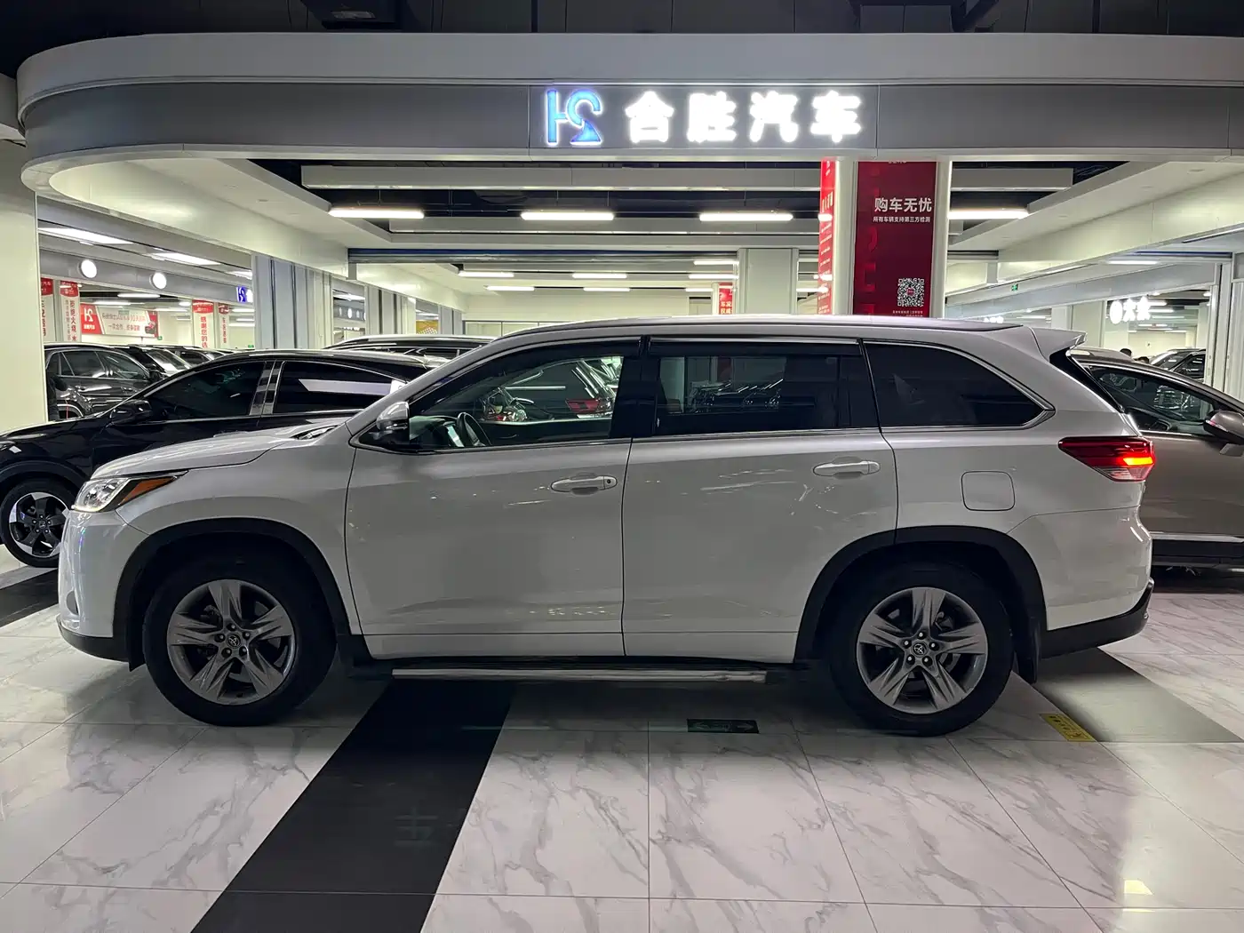 Toyota Highlander 2018 2.0T 4WD Luxury 7-seater China VI фото 5
