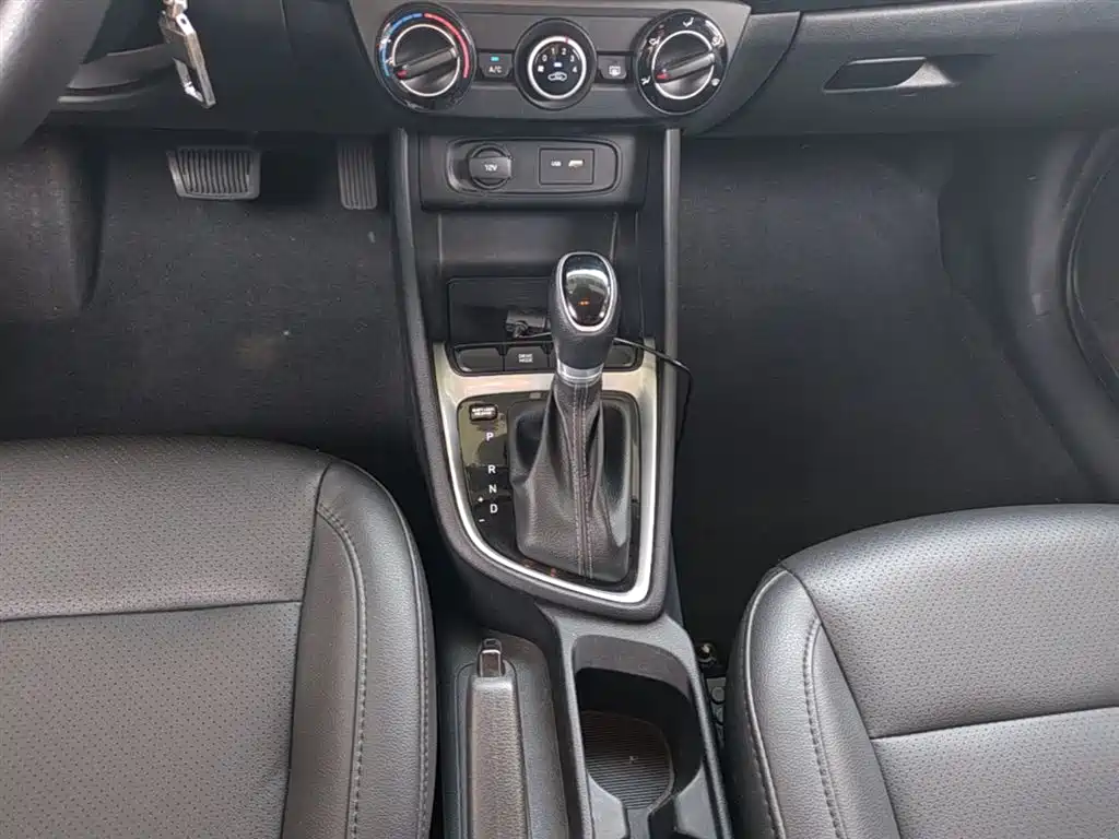 Hyundai Elantra 2018 1.6L Automatic Pleasing Edition GL China VI фото 14