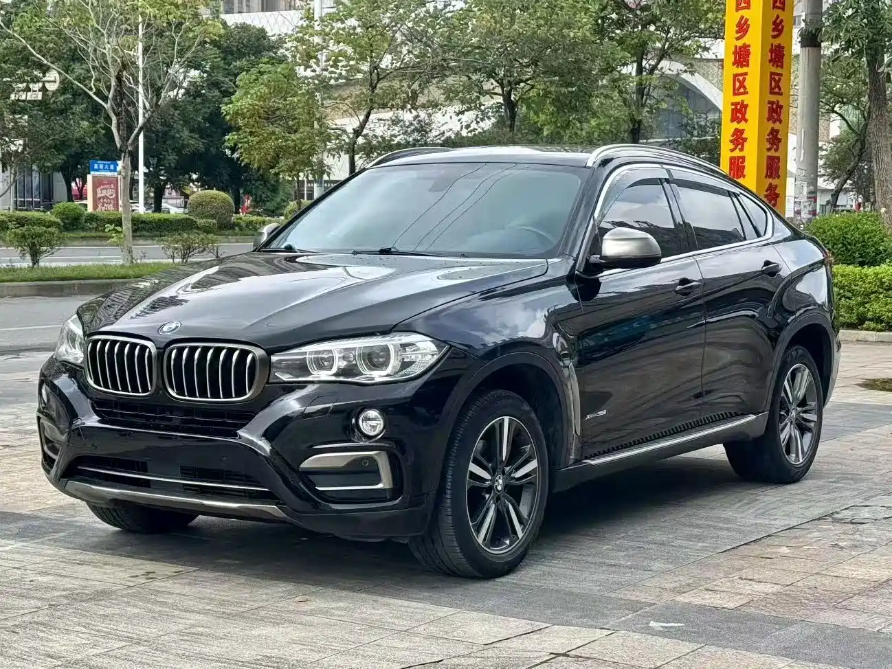 Photo 1 - BMW X6
