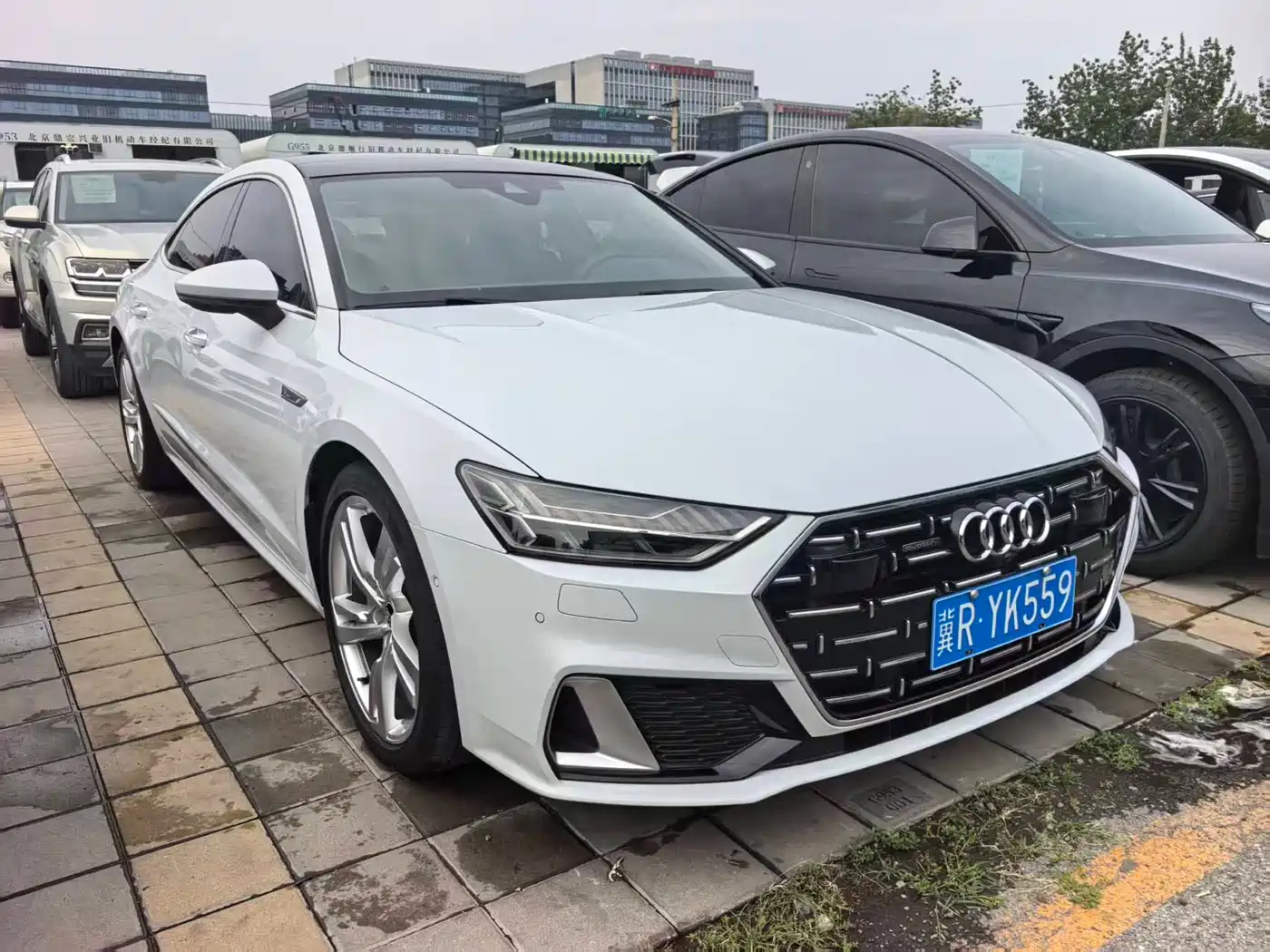 Фото 3 - Audi A7L
