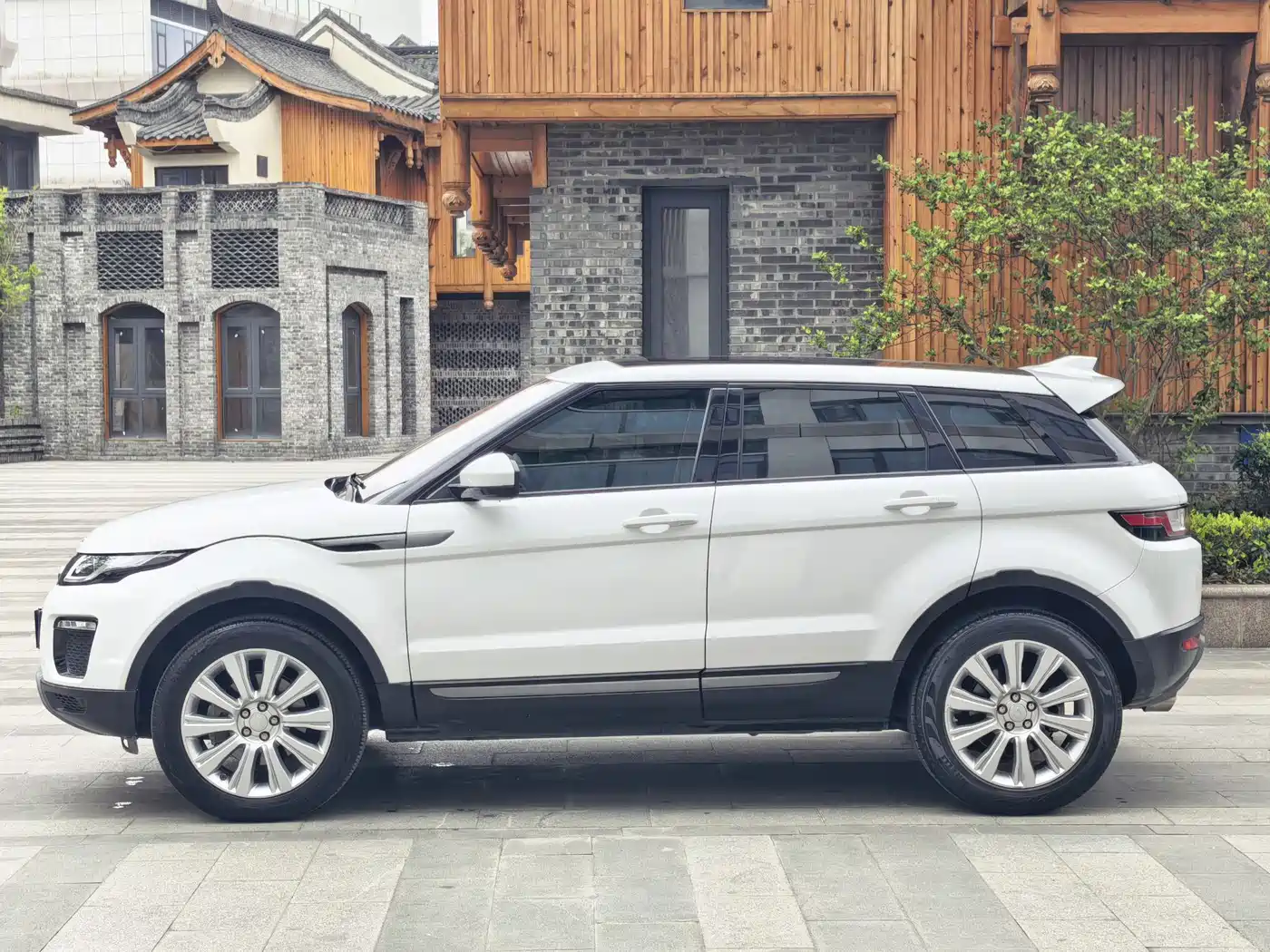 Land Rover Range Rover Evoque 2018 240PS SE Smart Edition фото 3