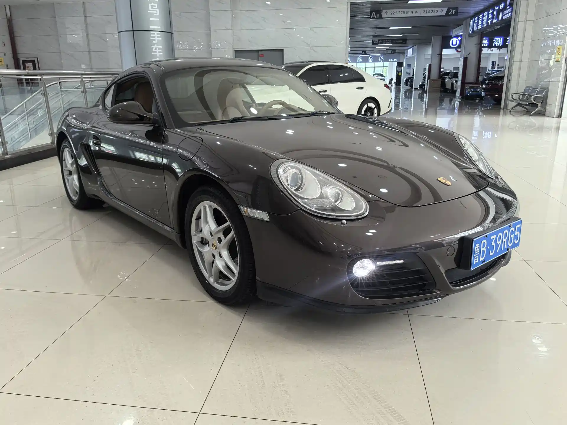 Photo 1 - Porsche Cayman