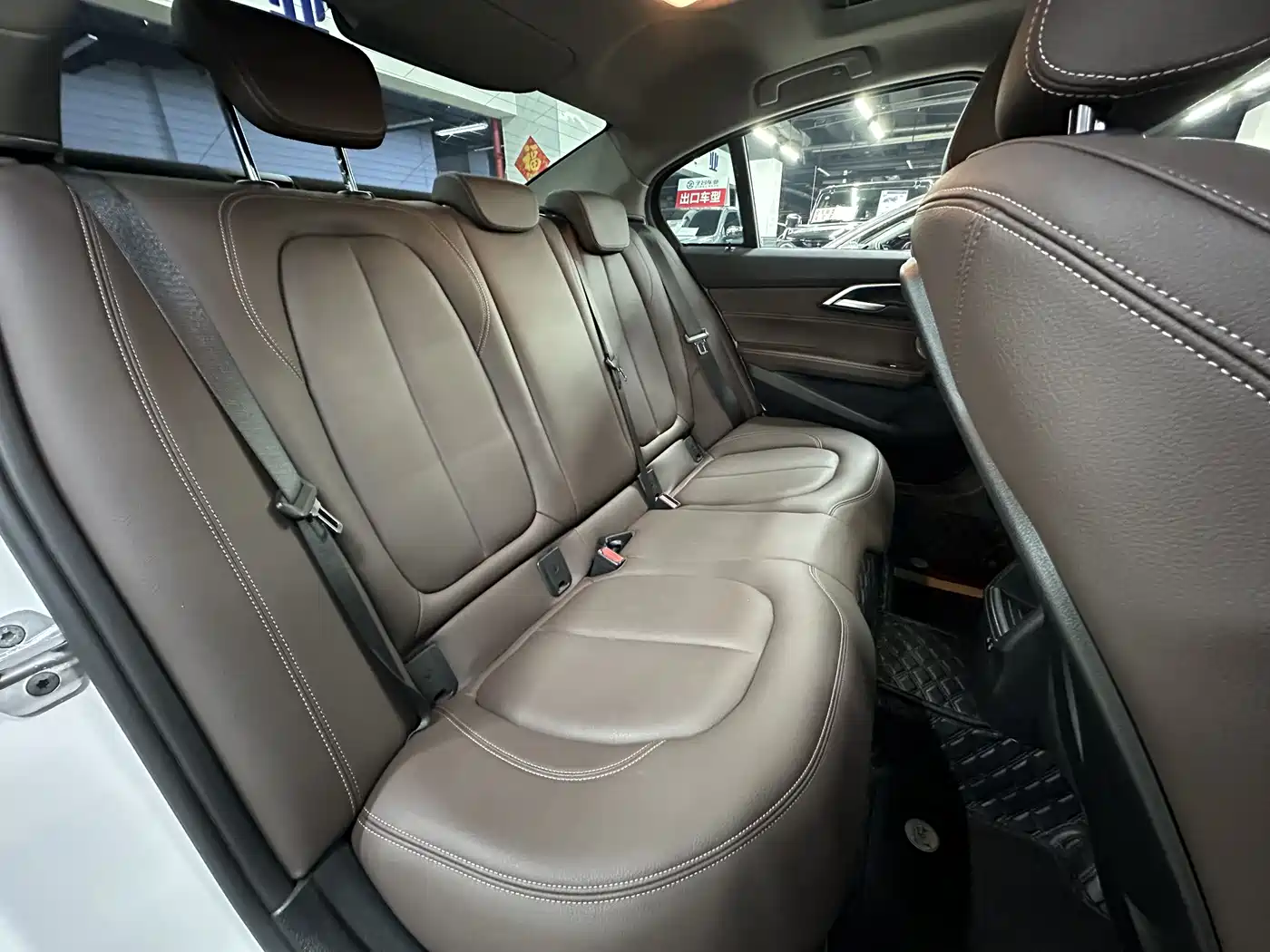 BMW 1 Series 2023 120i M Sport Shadow Edition фото 24