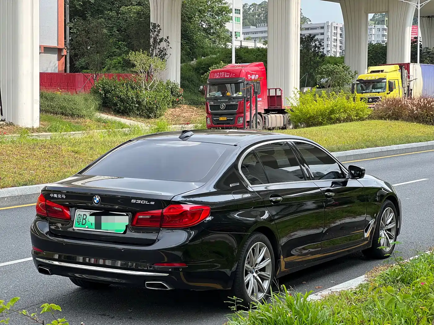BMW 5 Series New Energy 2019 530Le Luxury Package фото 6