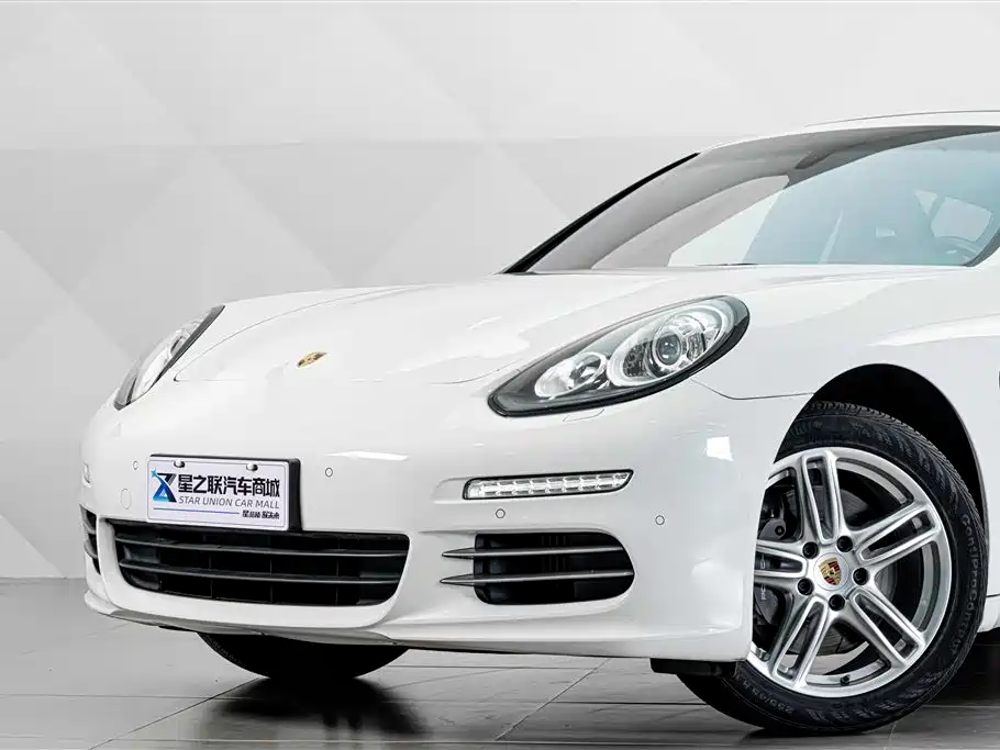 Porsche Panamera 2014 Panamera 4 3.0T фото 3