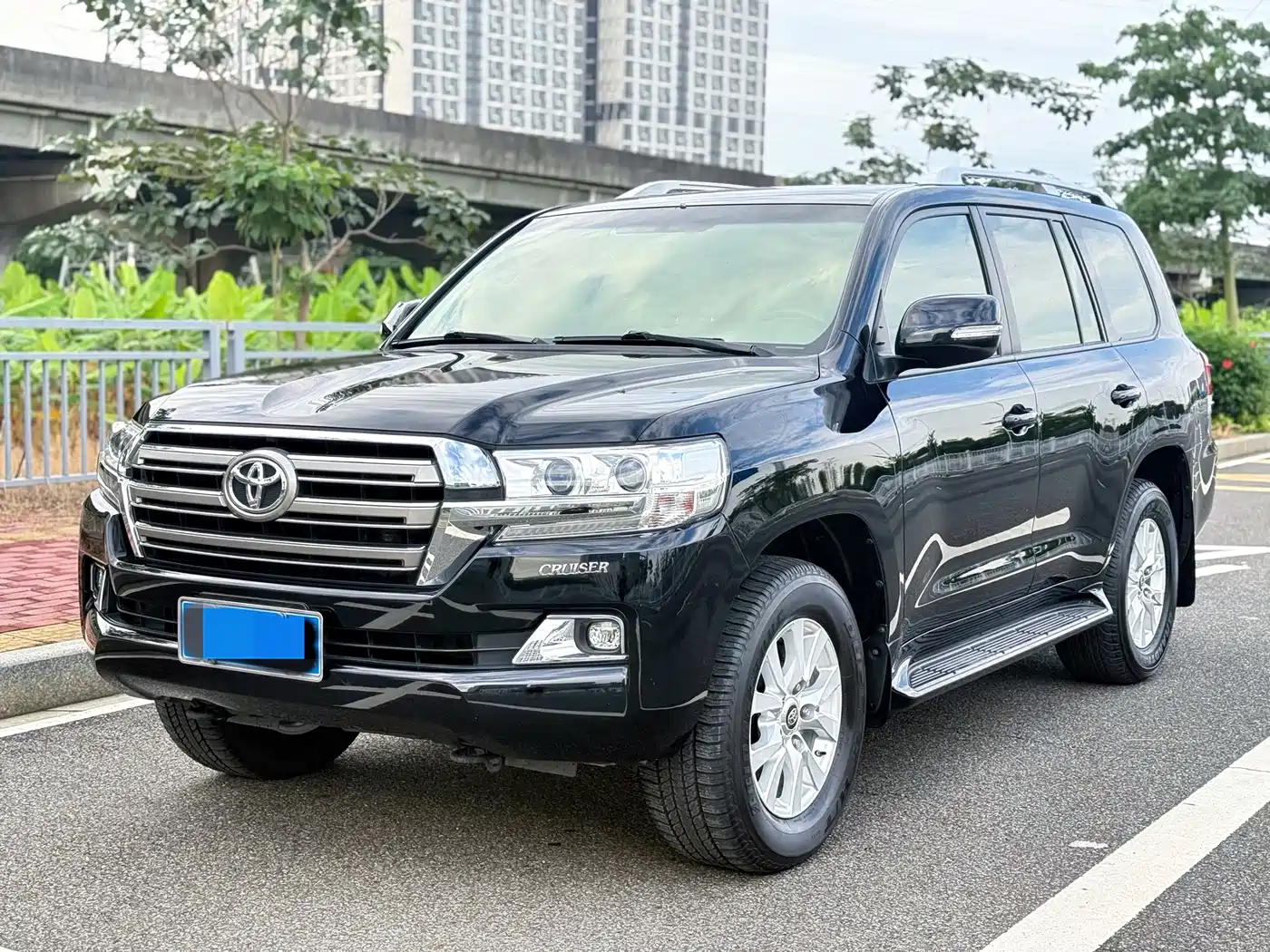 Toyota Land Cruiser (Import)
