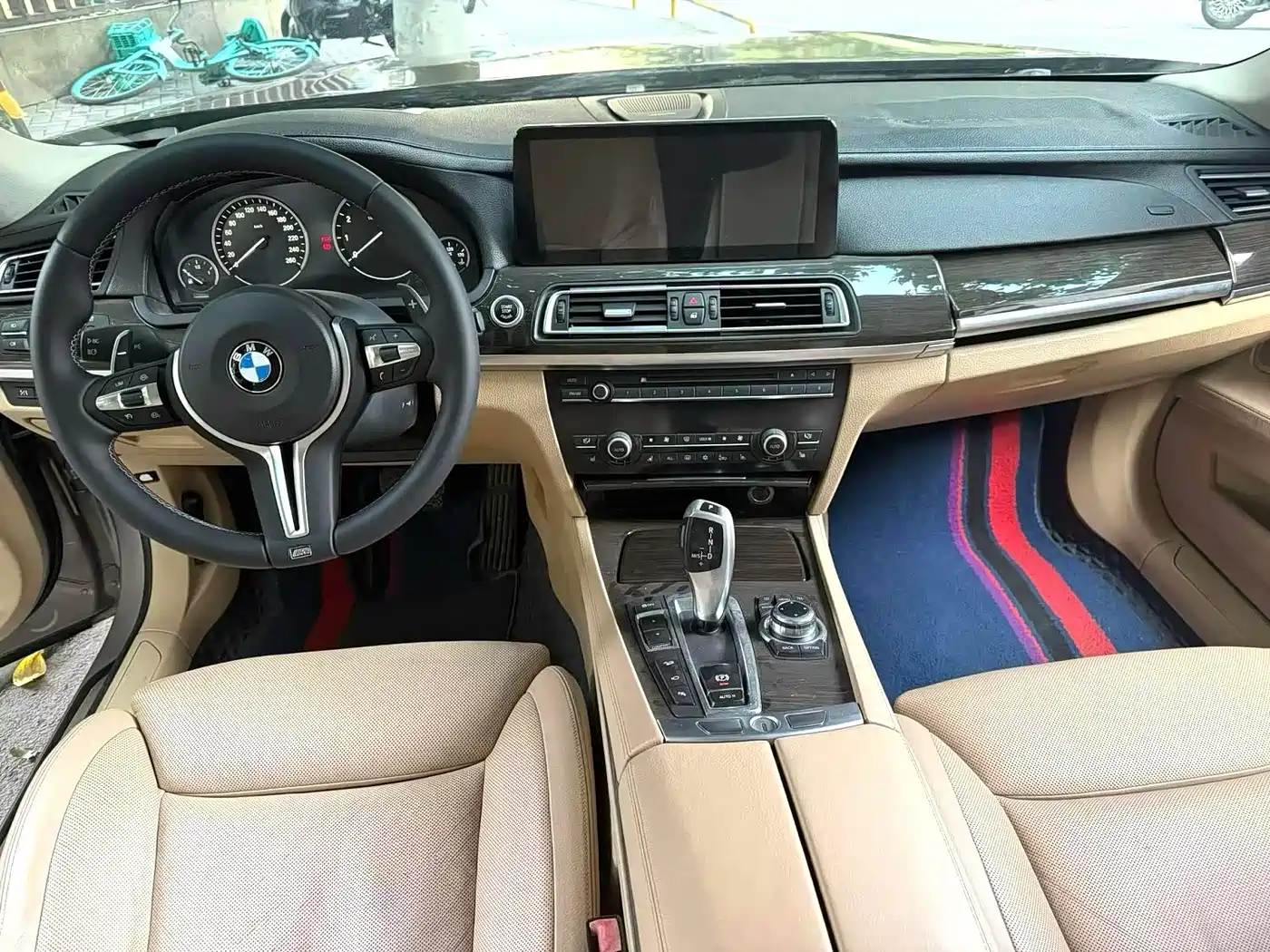BMW 7 Series 2011 750Li xDrive фото 4