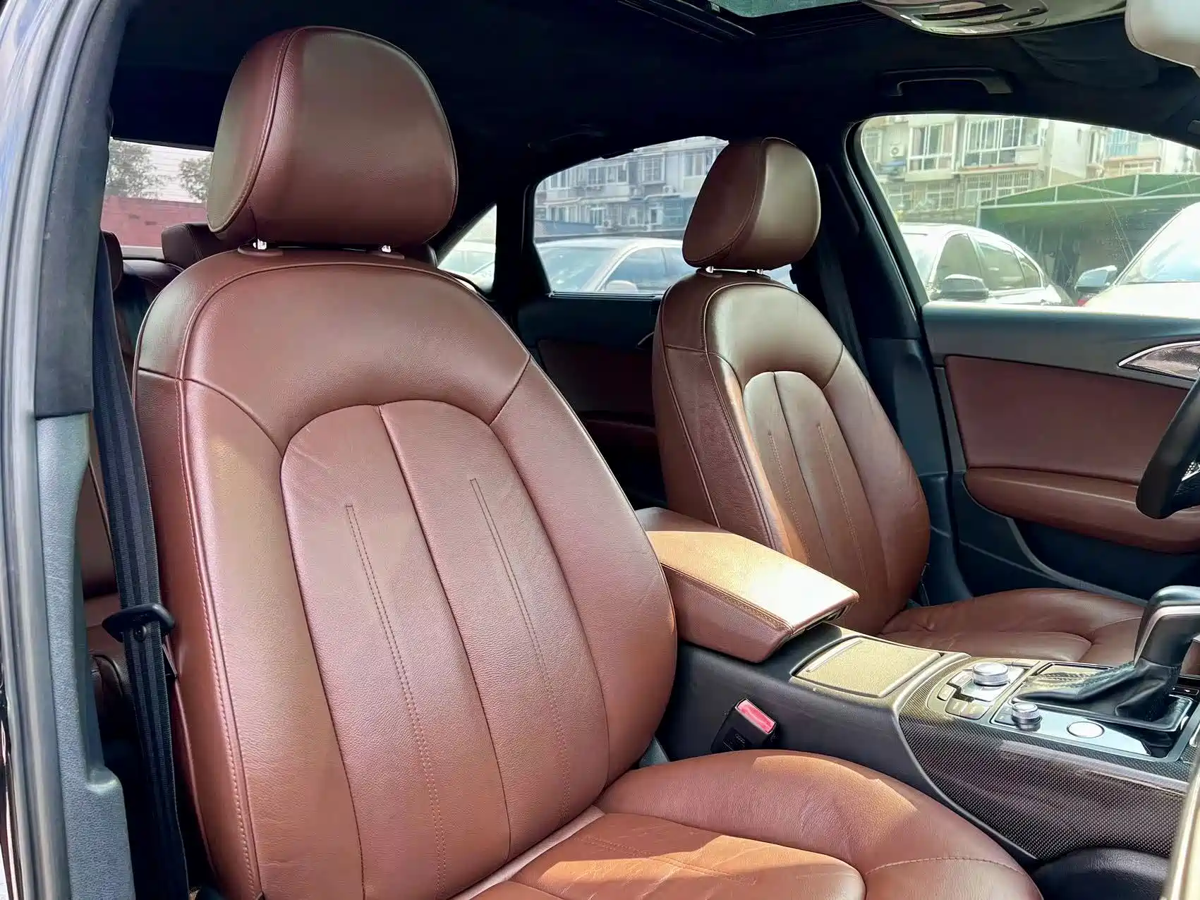 Фото 17 - Audi A6L