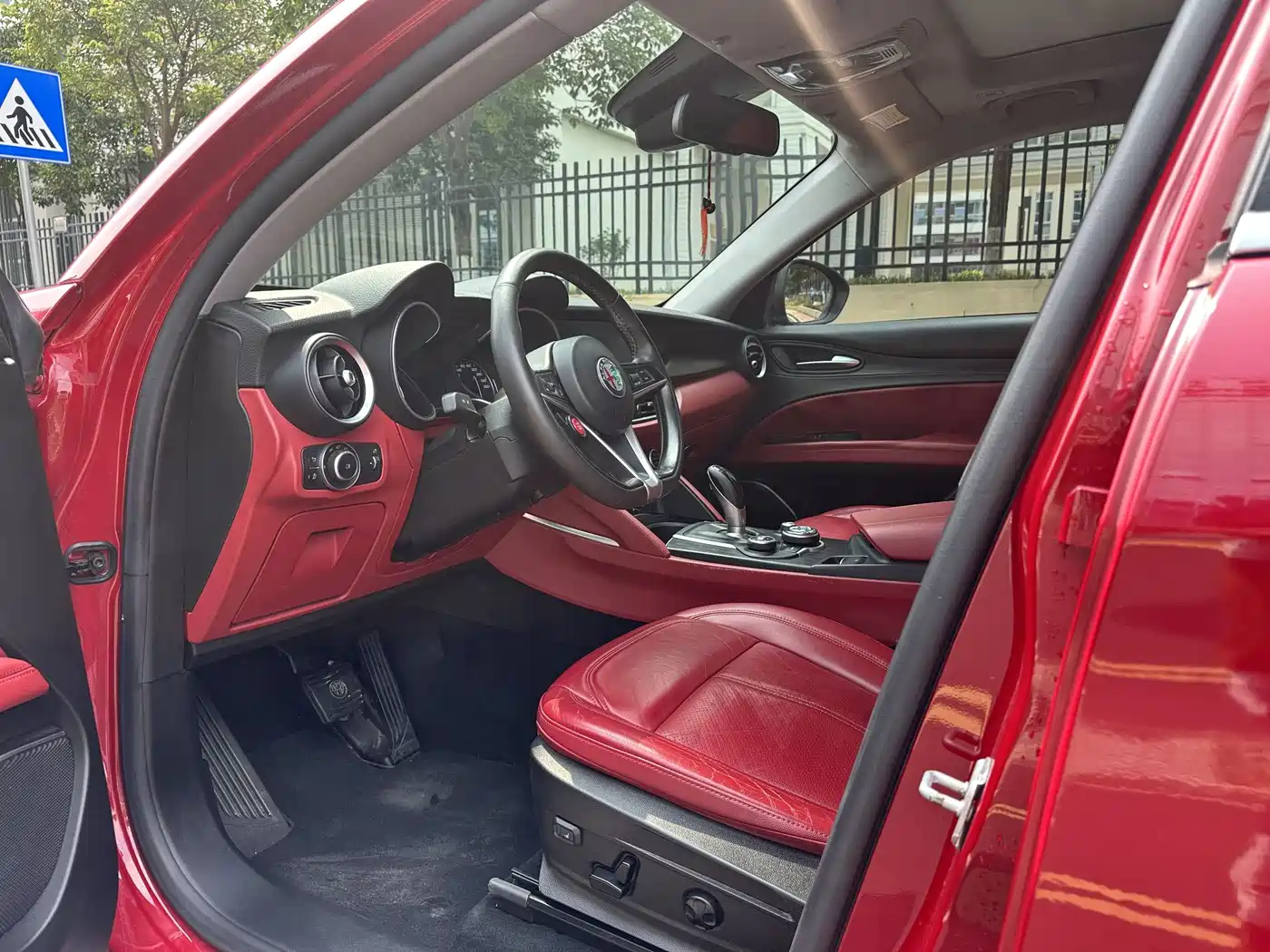 Alfa Romeo Stelvio 2018 2017 2.0T 200HP Luxury Edition