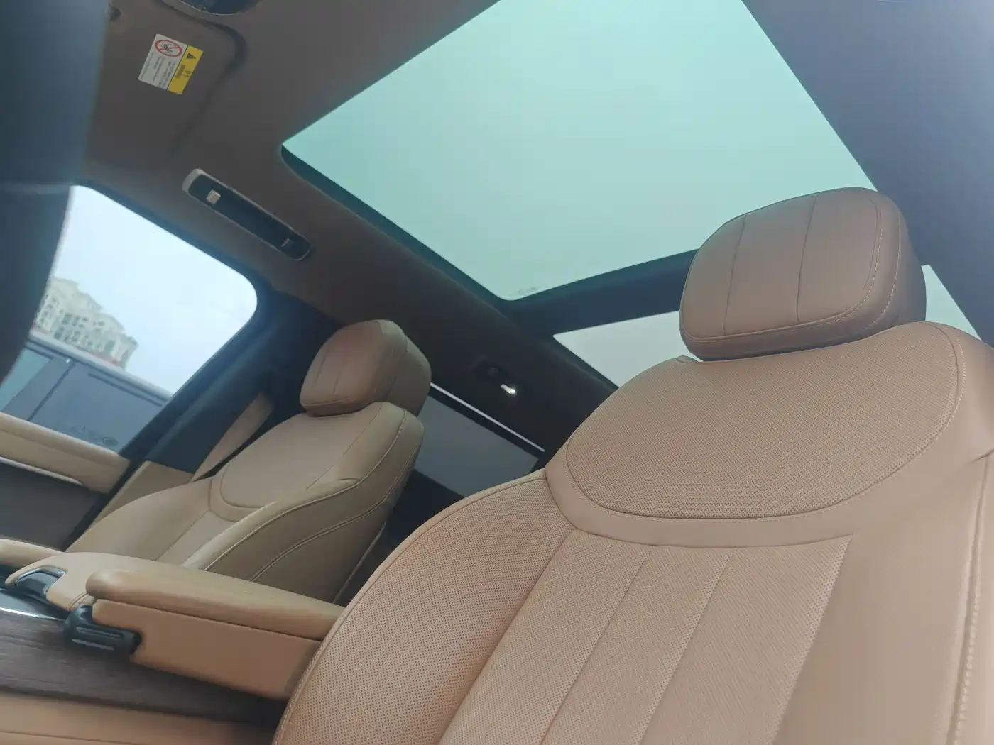 Land Rover Range Rover 2025 3.0 L6 400PS Flourishing Era Extended Wheelbase 7-Seater фото 16