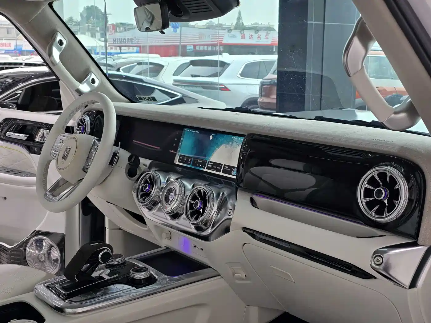 TANK CO CREATION TANK 300