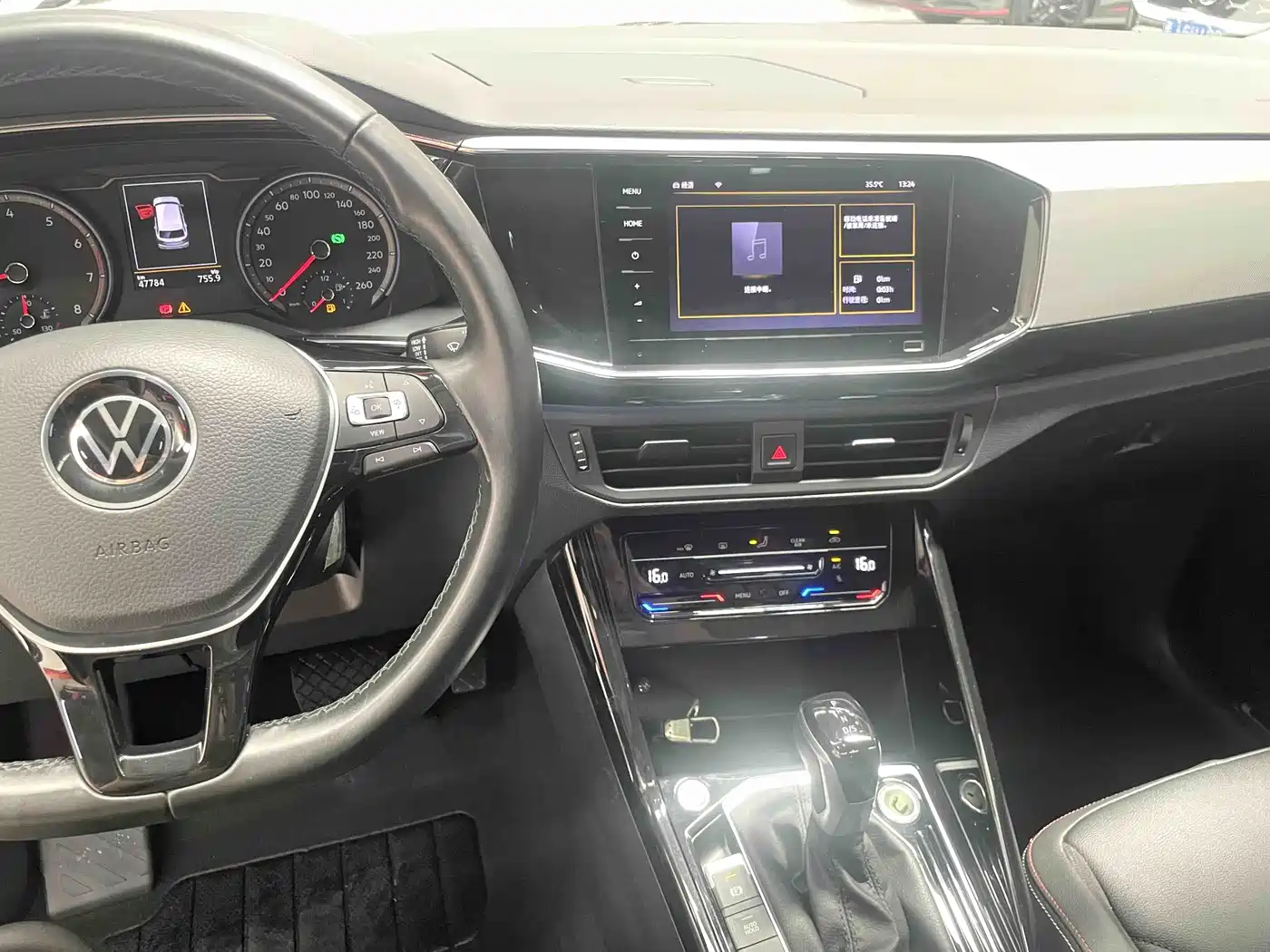 Volkswagen Tayron 2022 280TSI 2WD Luxury Smart Connect Edition фото 12