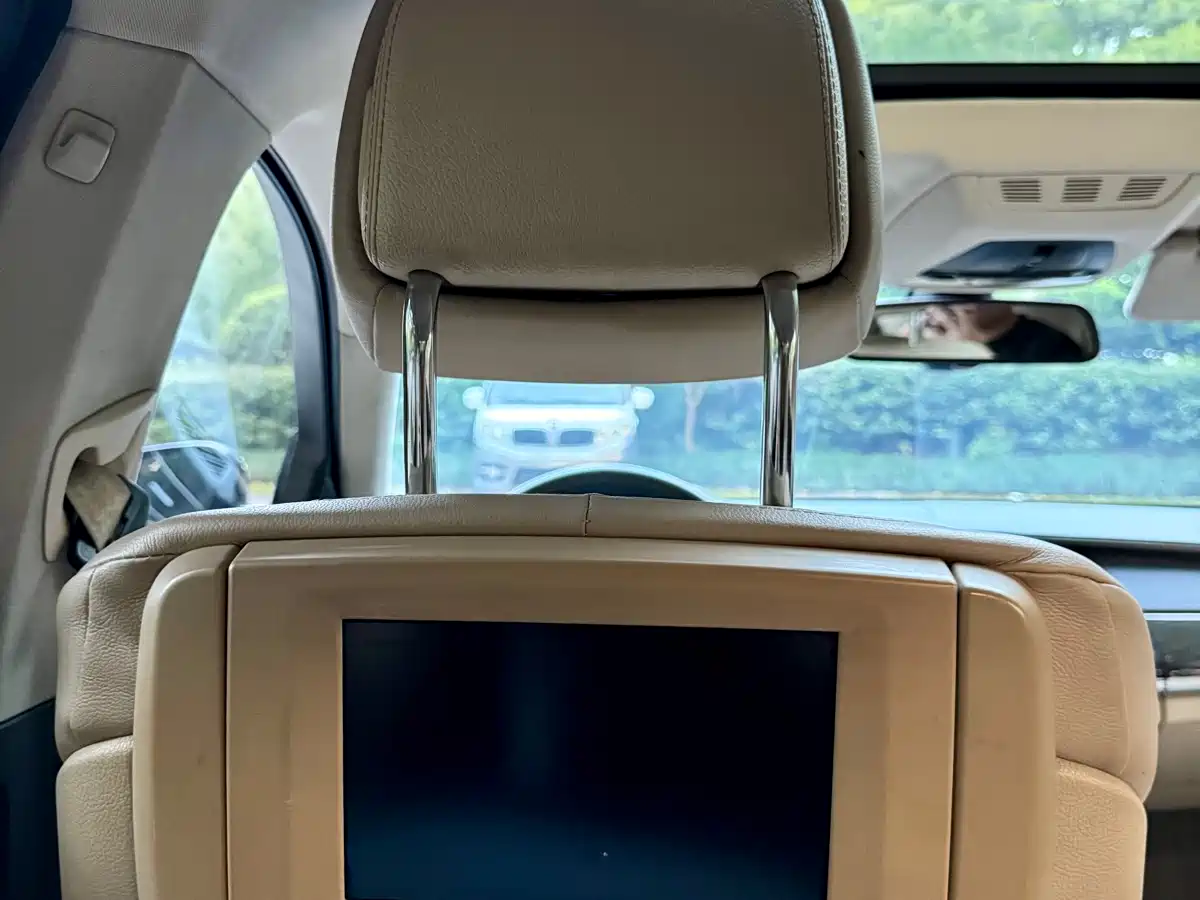 BMW 7 Series 2009 Model 740Li Leading Edition фото 10