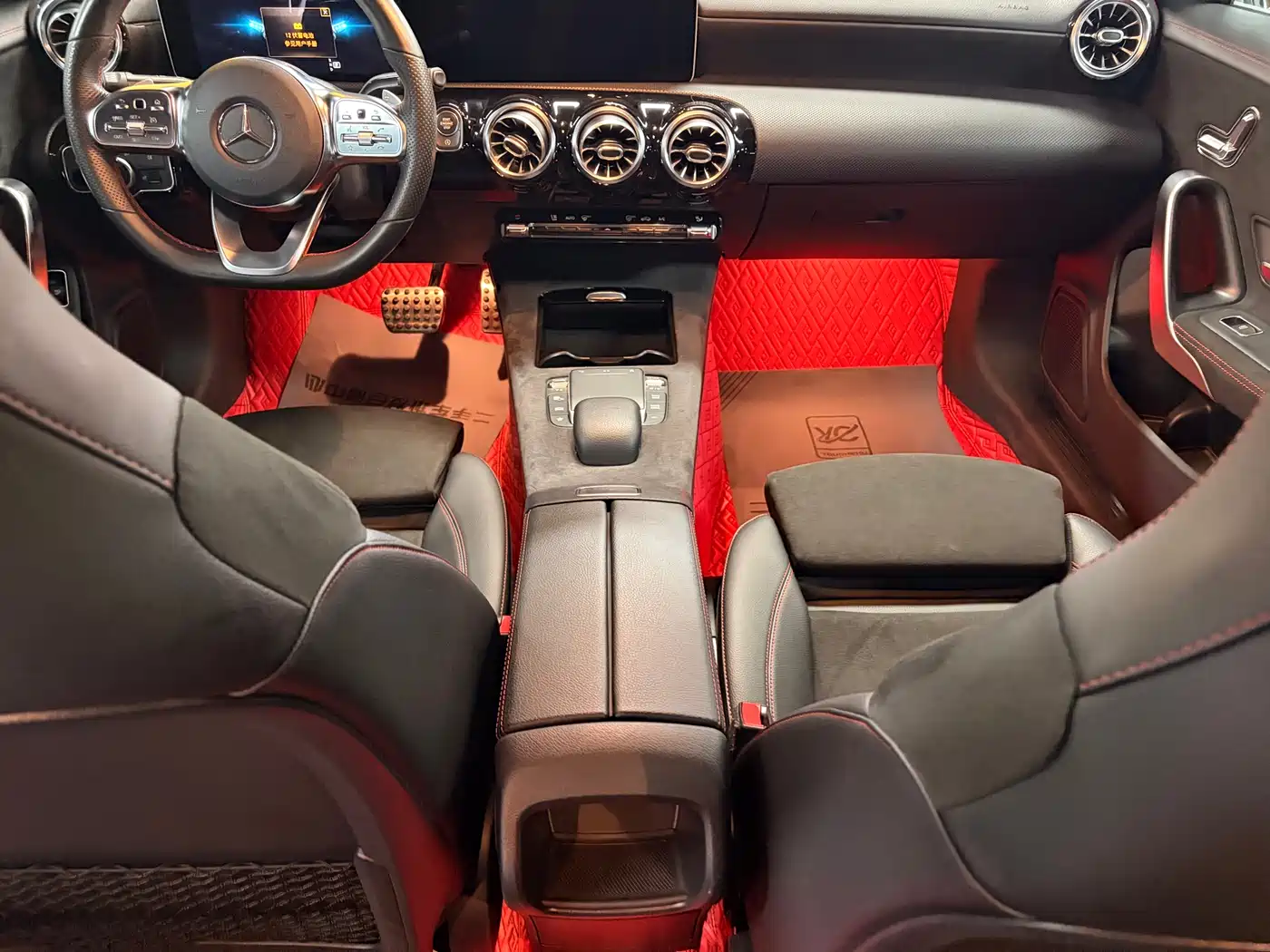 Mercedes-Benz CLA (Import) 2020 CLA 200 фото 8
