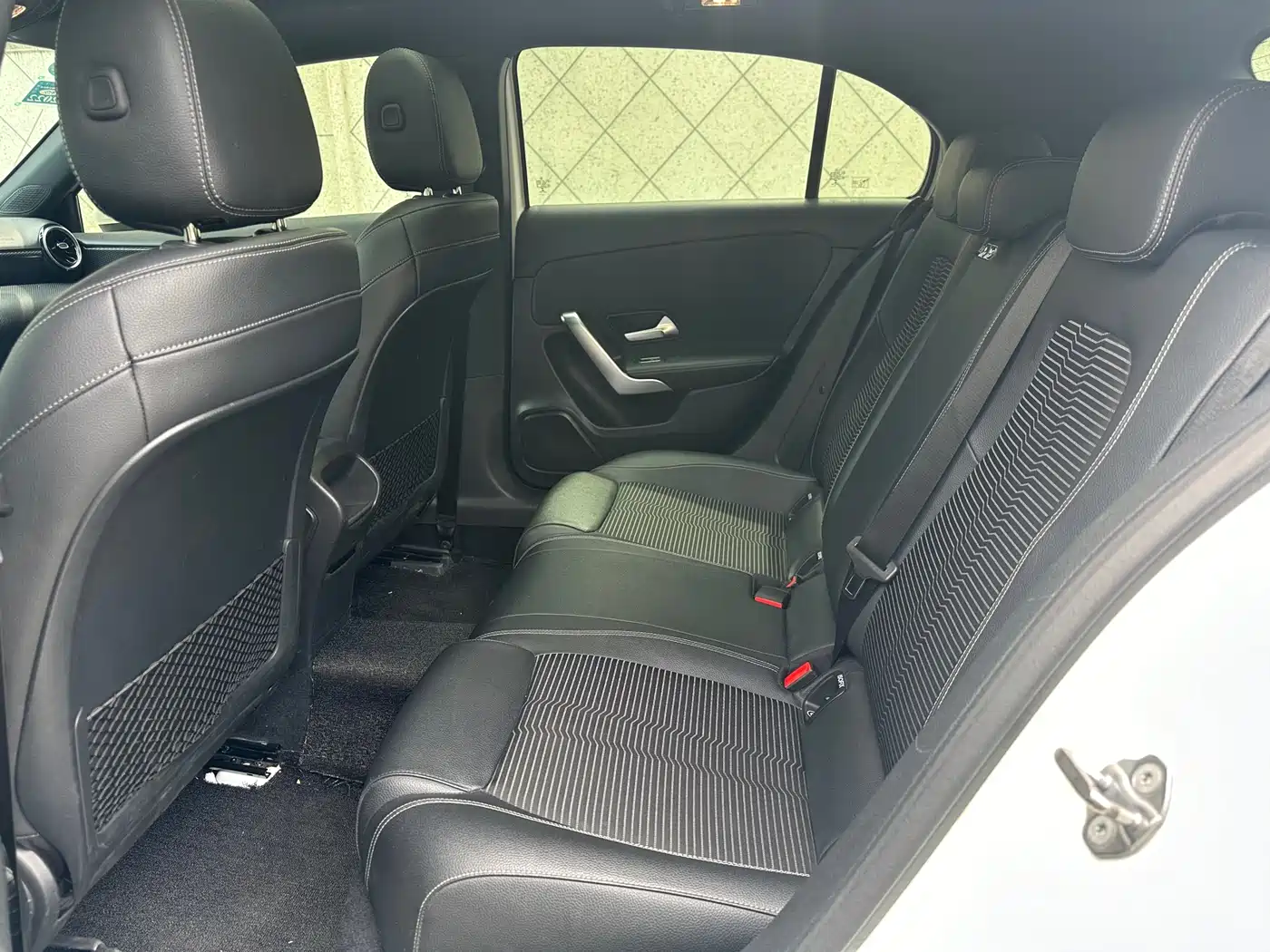 Mercedes-Benz A-Class (Import) 2019 A 200 Dynamic Version фото 9