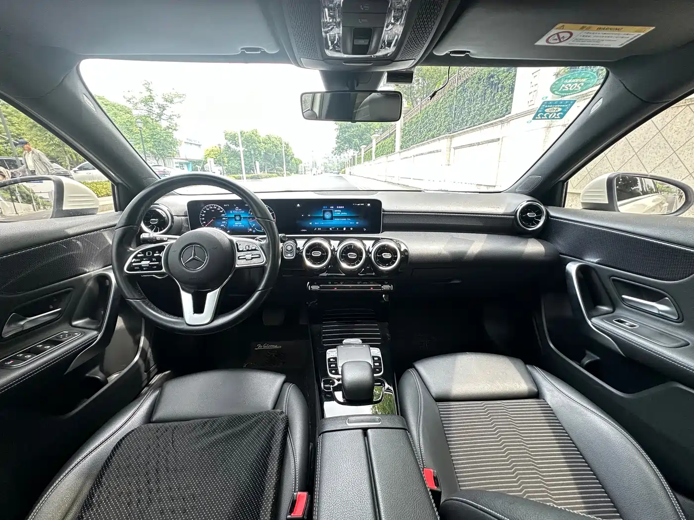 Mercedes-Benz A-Class (Import) 2019 A 200 Dynamic Version фото 12