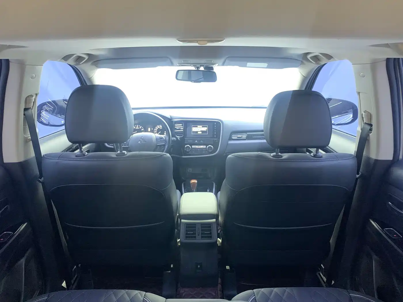 Mitsubishi Outlander 2021 Facelift 2.0L 2WD Premium Edition 5-Seater фото 24