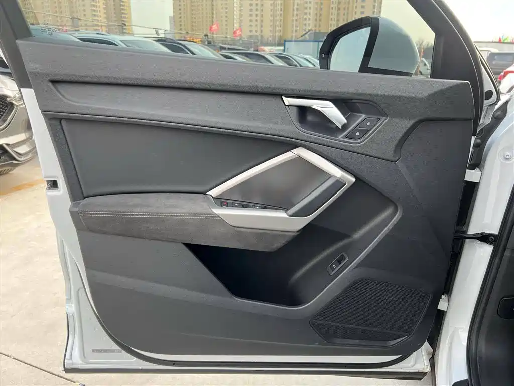 Audi Q3 2022 35 TFSI Fashion Dynamic фото 9