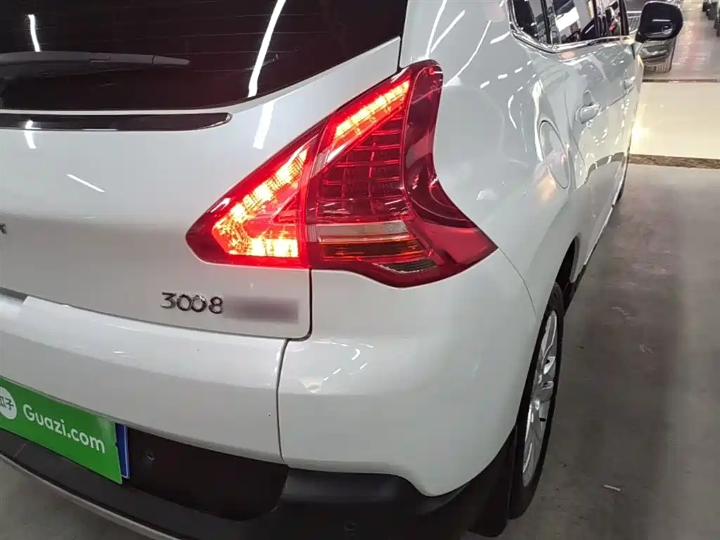 Peugeot 3008 2015 1.6THP Automatic Classic Edition фото 8