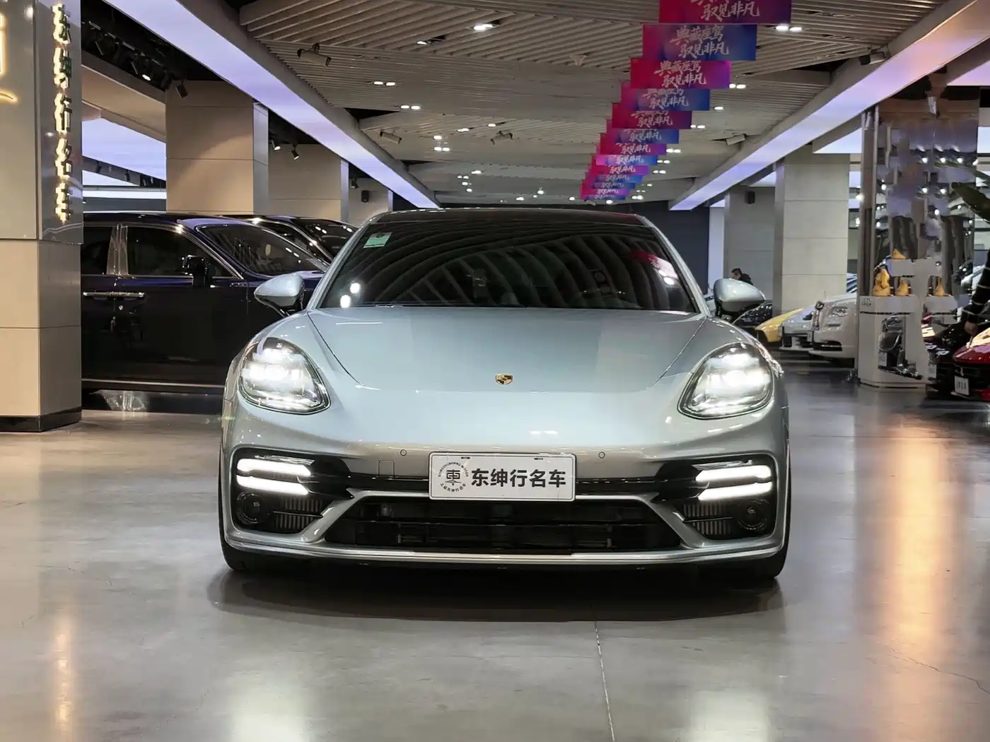 PORSCHE PANAMERA