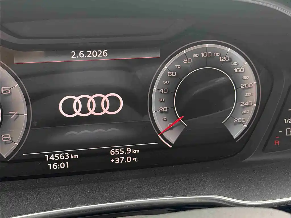 Audi Q3 2024 35 TFSI Fashion Sport фото 3