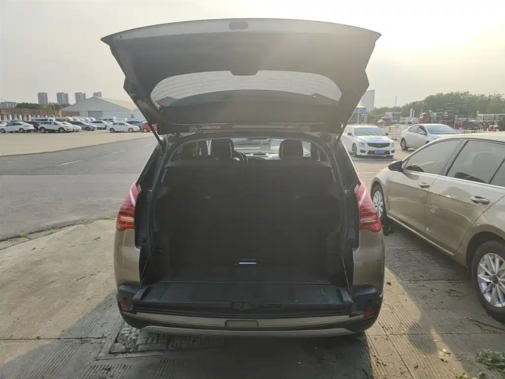 Peugeot 3008 2015 2.0L Automatic Trend Edition фото 19
