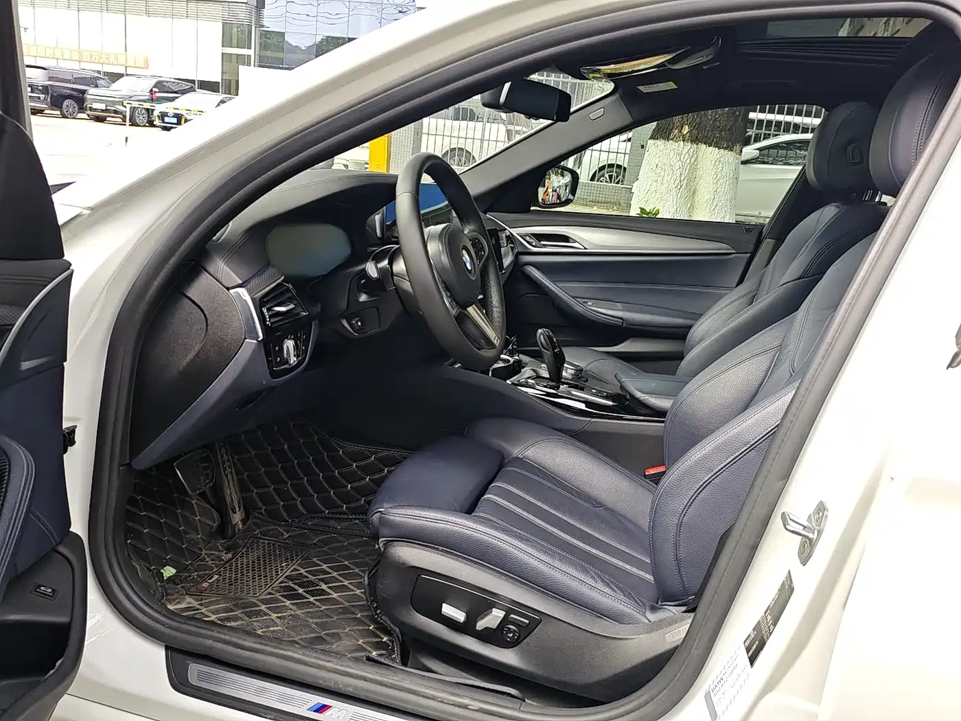 BMW 5 Series (Import) 2019 525i M Sport Package фото 2